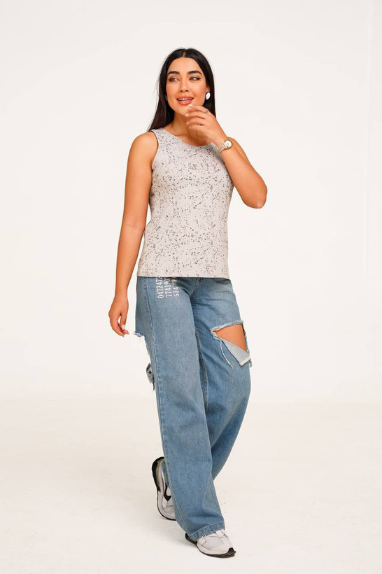 تاپ زنانه طرح ابرنگی با گلدوزی روی سینه