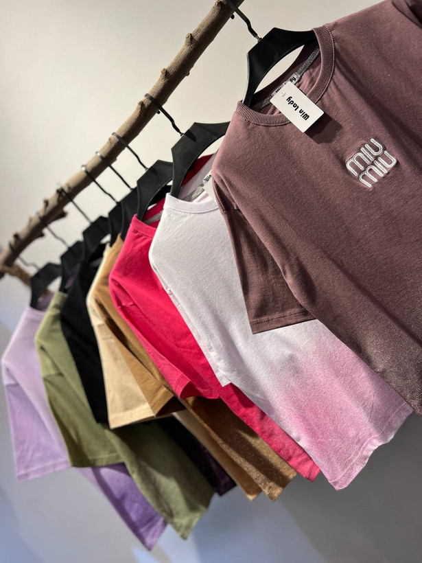 رنگبندی تیشرت زنانه طرح پیستوله